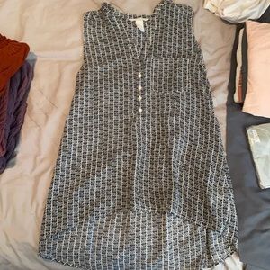 H&M sleeveless blouse